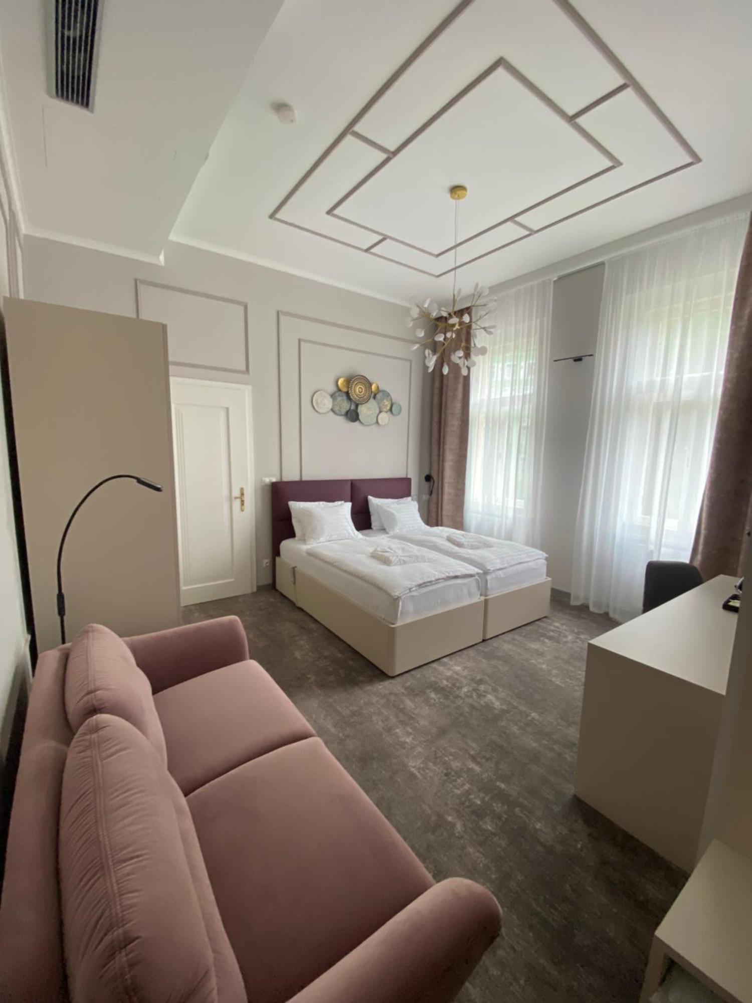 Boutique Hotel Ambiente ****+ KLV Exterior foto
