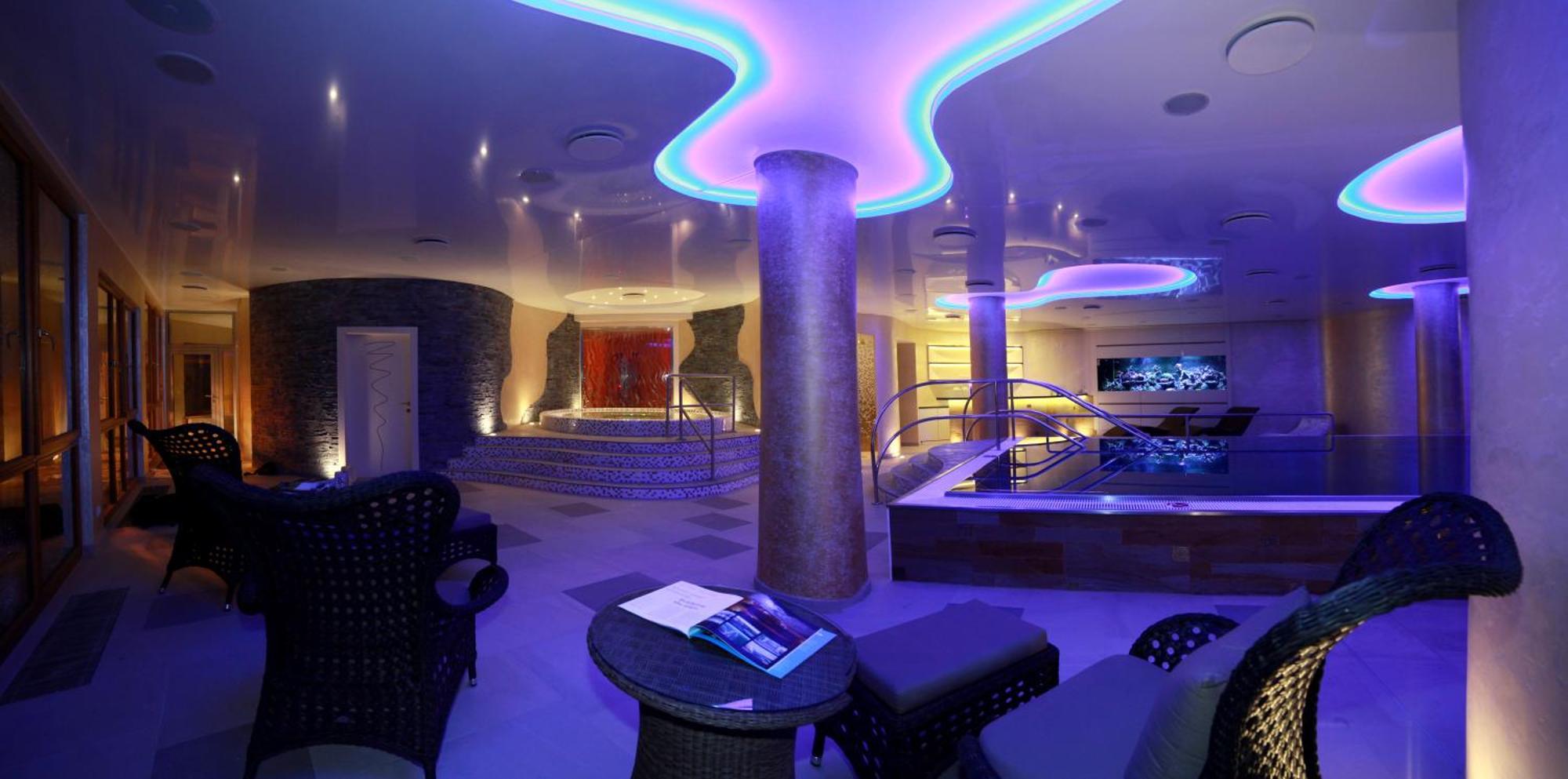 Boutique Hotel Ambiente ****+ KLV Exterior foto