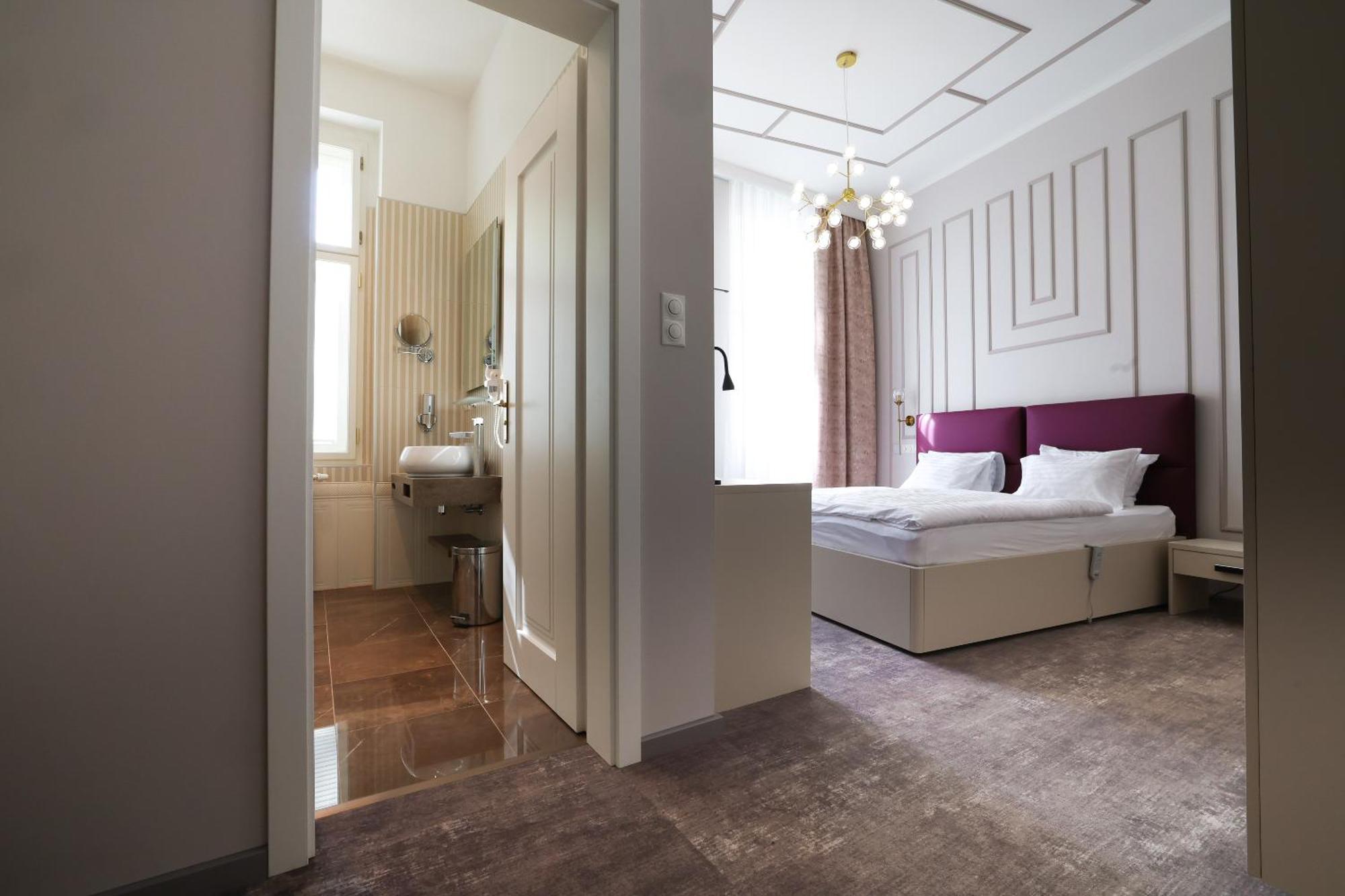 Boutique Hotel Ambiente ****+ KLV Exterior foto