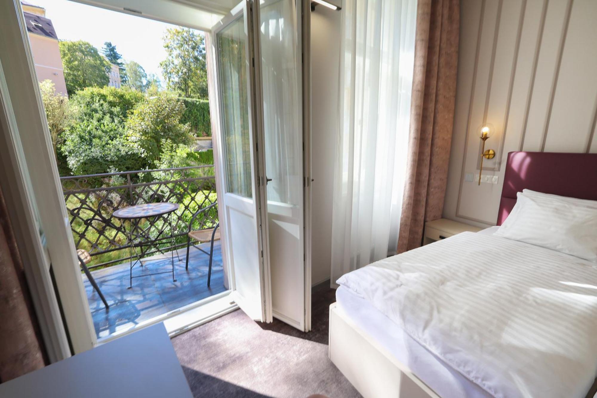 Boutique Hotel Ambiente ****+ KLV Exterior foto