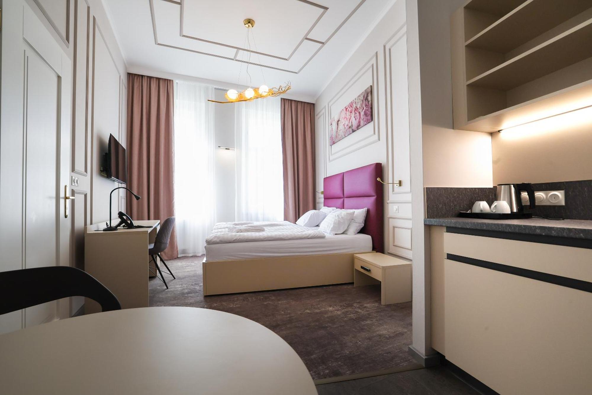 Boutique Hotel Ambiente ****+ KLV Exterior foto