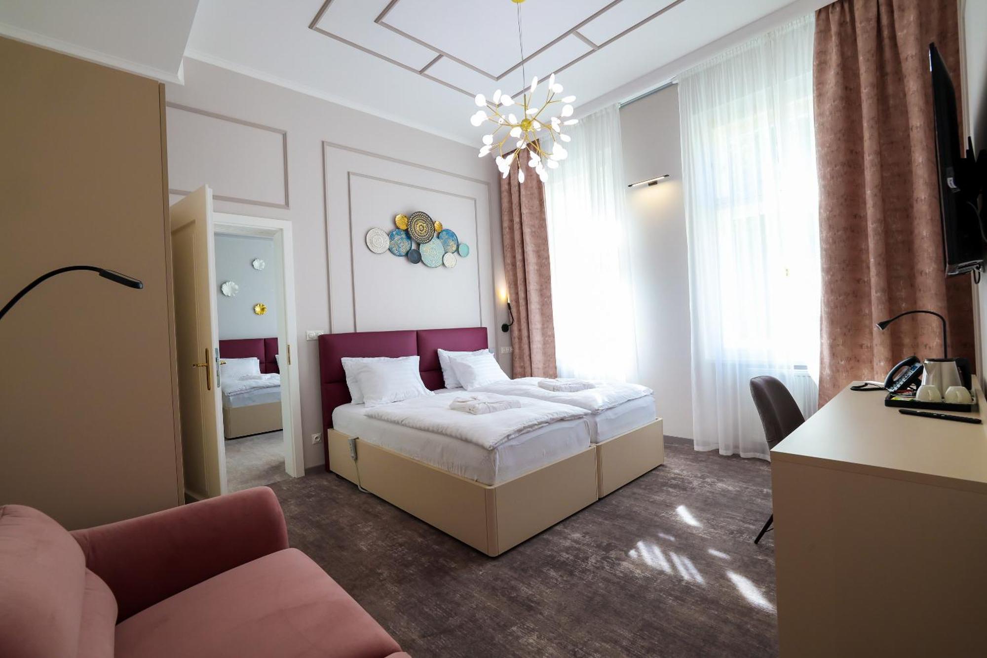 Boutique Hotel Ambiente ****+ KLV Exterior foto
