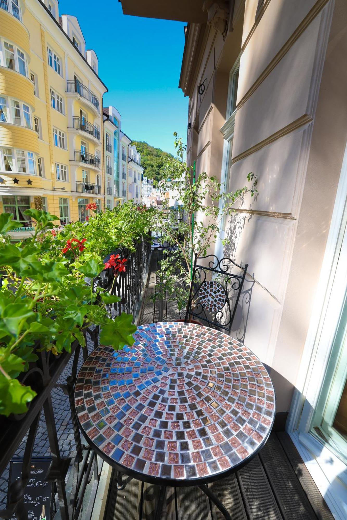 Boutique Hotel Ambiente ****+ KLV Exterior foto